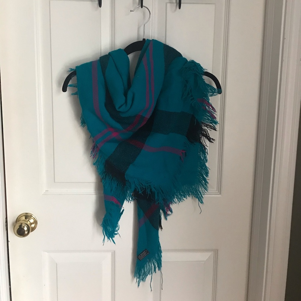4 for $20. Blue plaid square scarf 4’ x 4’.
